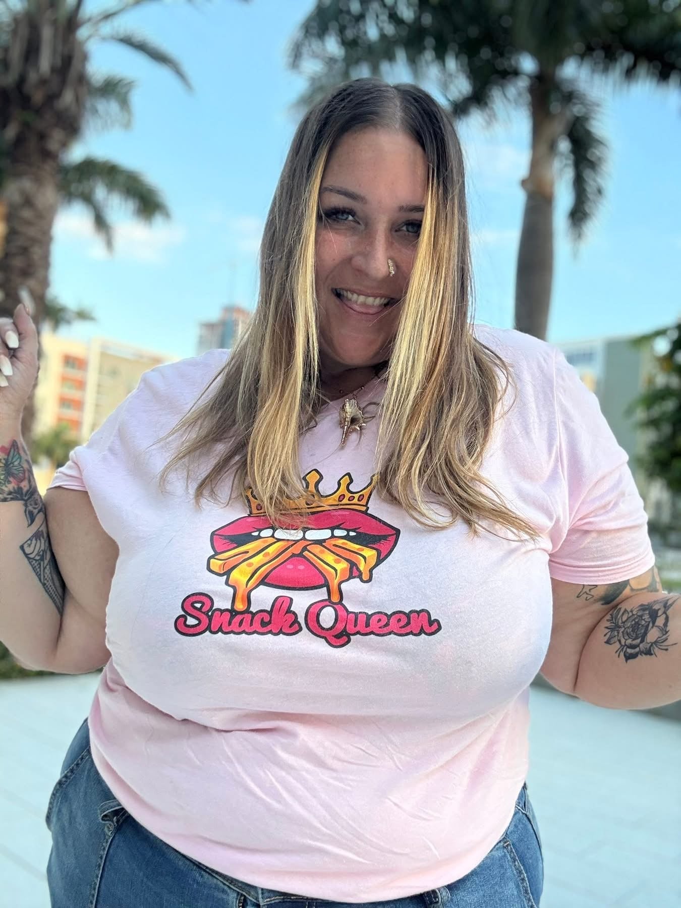 Snack Queen Tee – Playful Plus Size Body Positive Shirt for Curvy Babes, BBWs & Fat Admirers | Fun, Bold, Size Inclusive